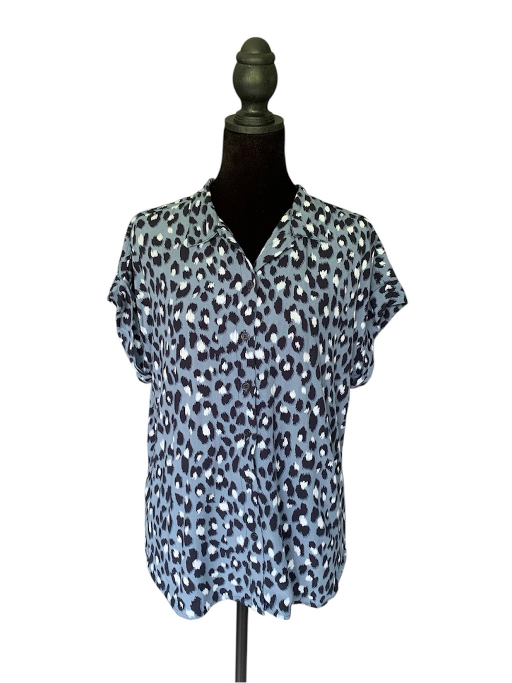 Alexander Jordan blue/gray cheetah/leopard print blouse size Medium